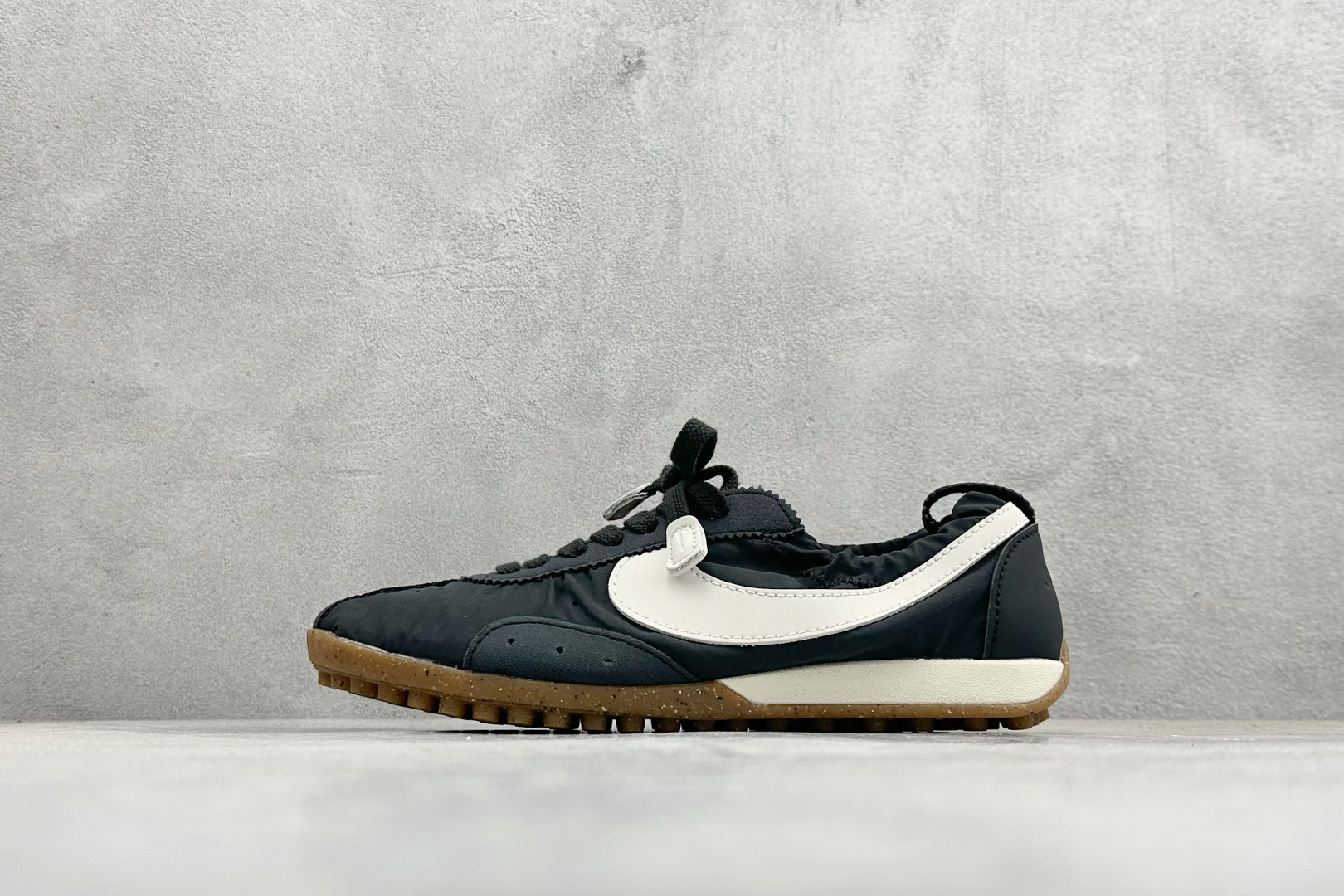 💰 NK Moon Shoe x Jacquemus 联名尼龙复古柔软舒适薄底休闲鞋欧美‍走秀‍‍款英伦