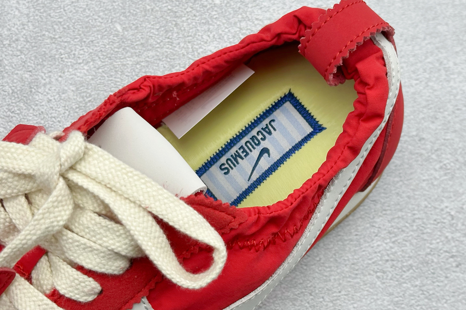 220 NK MoShoe x Jacquemus 联名尼龙复古柔软舒适薄底休闲鞋 HV8547-600