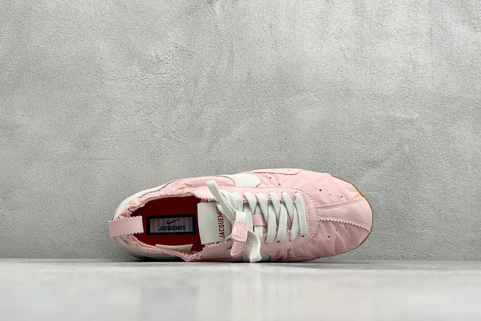 220 NK MoShoe x Jacquemus 联名尼龙复古柔软舒适薄底休闲鞋 HV8547-800