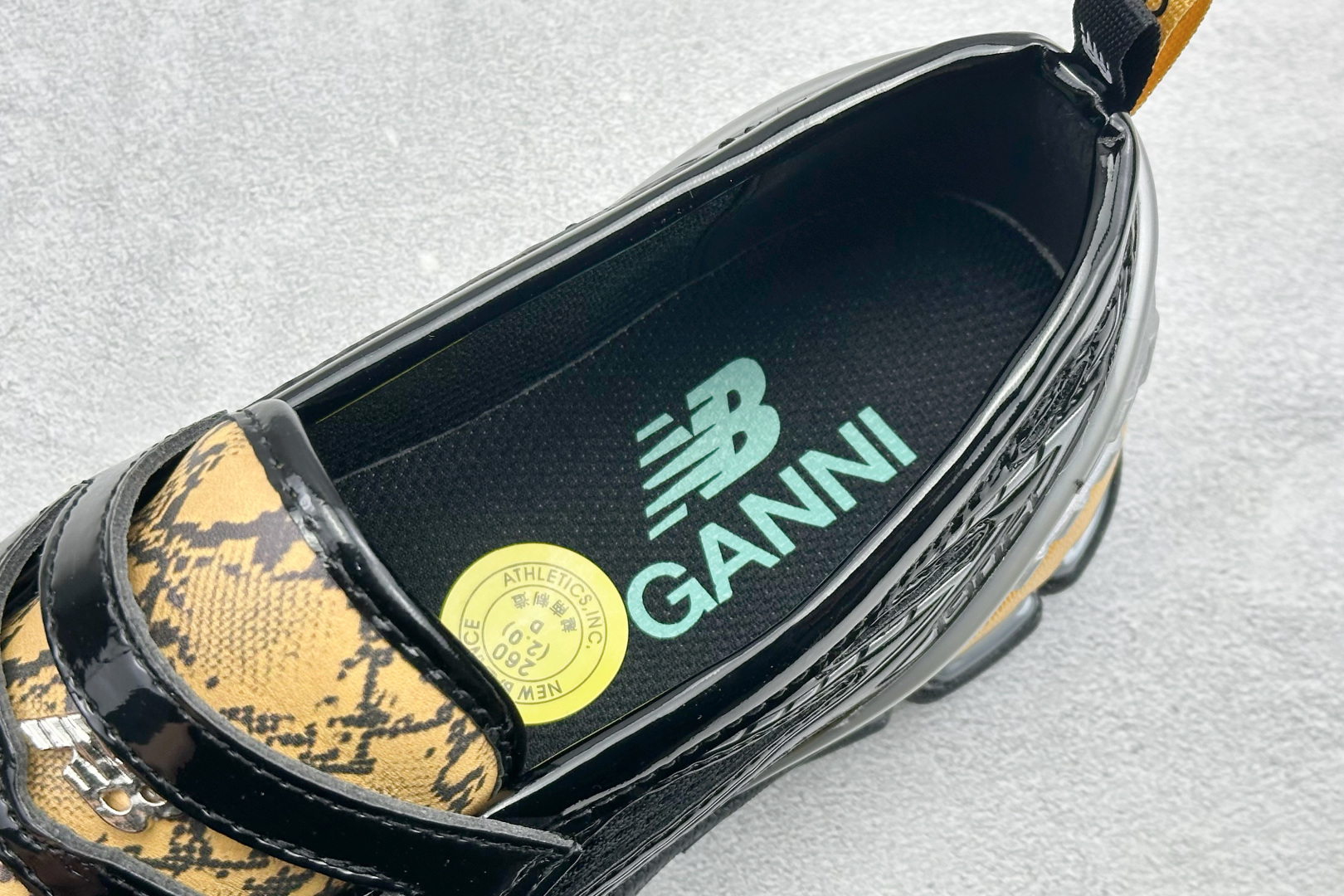 180 RA版New Balance 1906一脚蹬 减震防滑耐磨 低帮 生活休闲鞋 U1906LGA