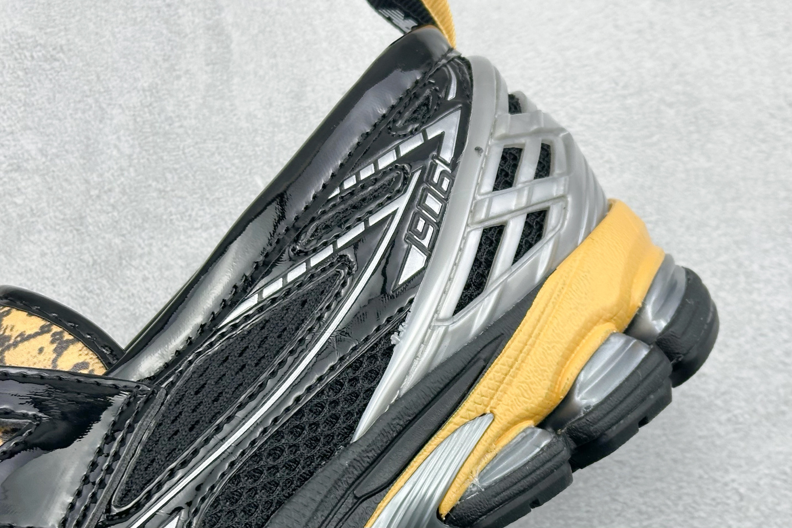 180 RA版New Balance 1906一脚蹬 减震防滑耐磨 低帮 生活休闲鞋 U1906LGA