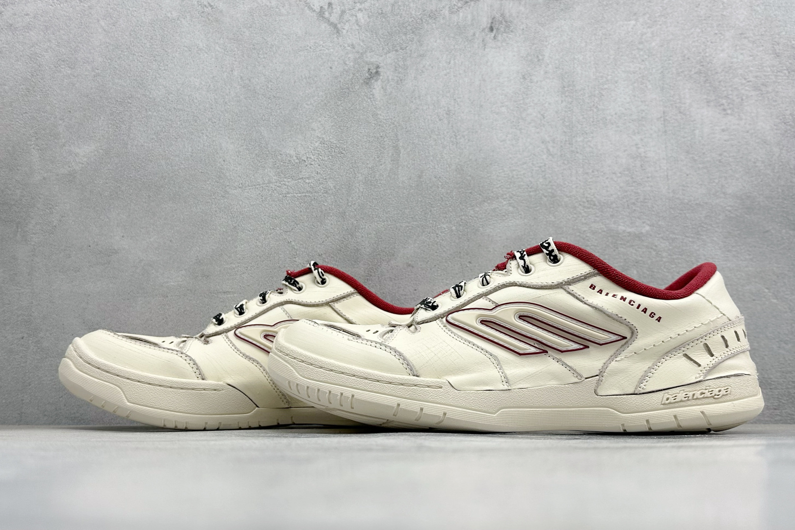 400 PK版Balenciaga 巴黎世家十八代 Hamptons 手工做旧款 牛皮革 复古圆头系带低帮休闲鞋 841765-WCURS-9960