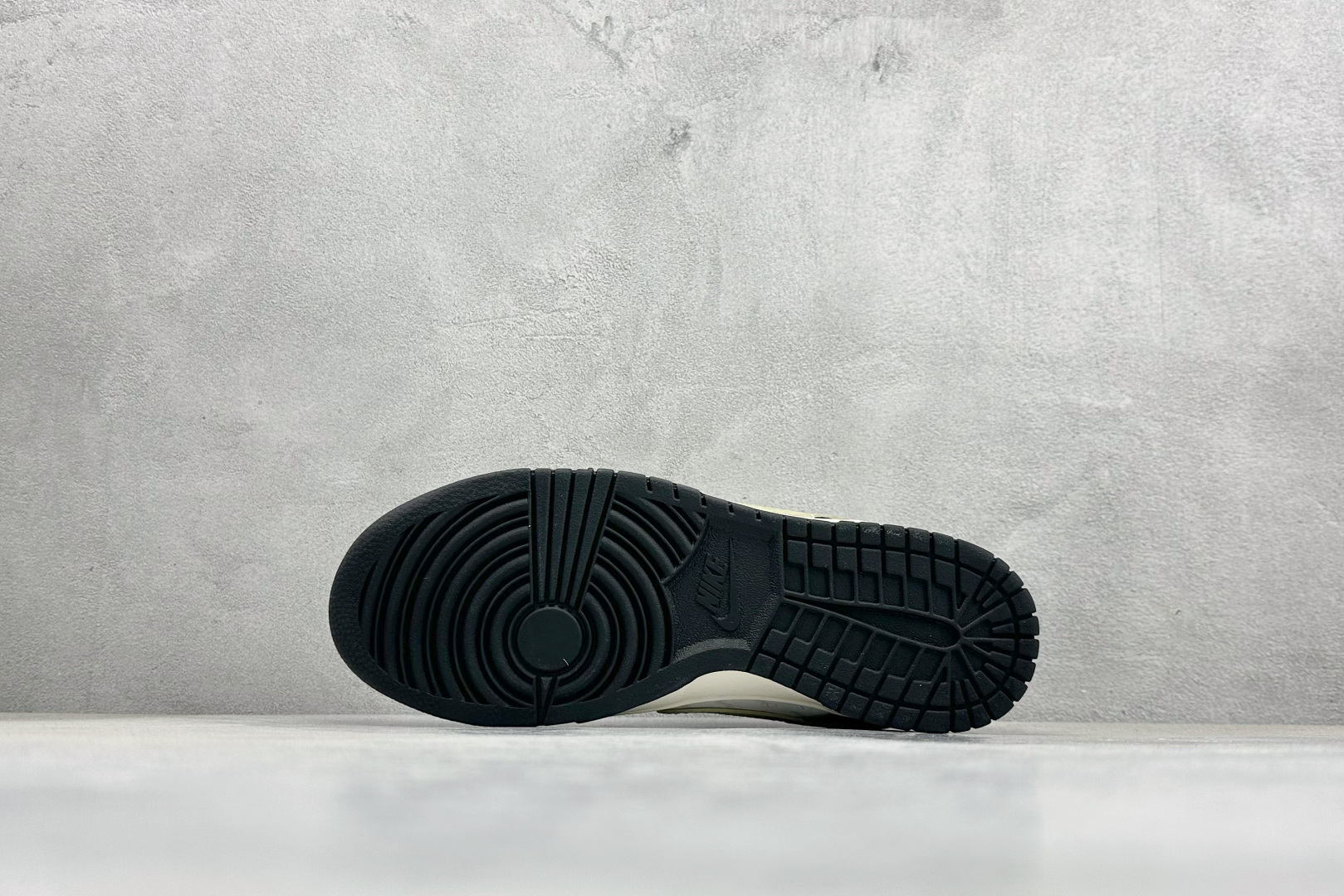 280 XC版Nike SB Dunk Low“斯图西联名——黑鳞” 周年高端定制 低帮休闲板鞋 XS6089-636