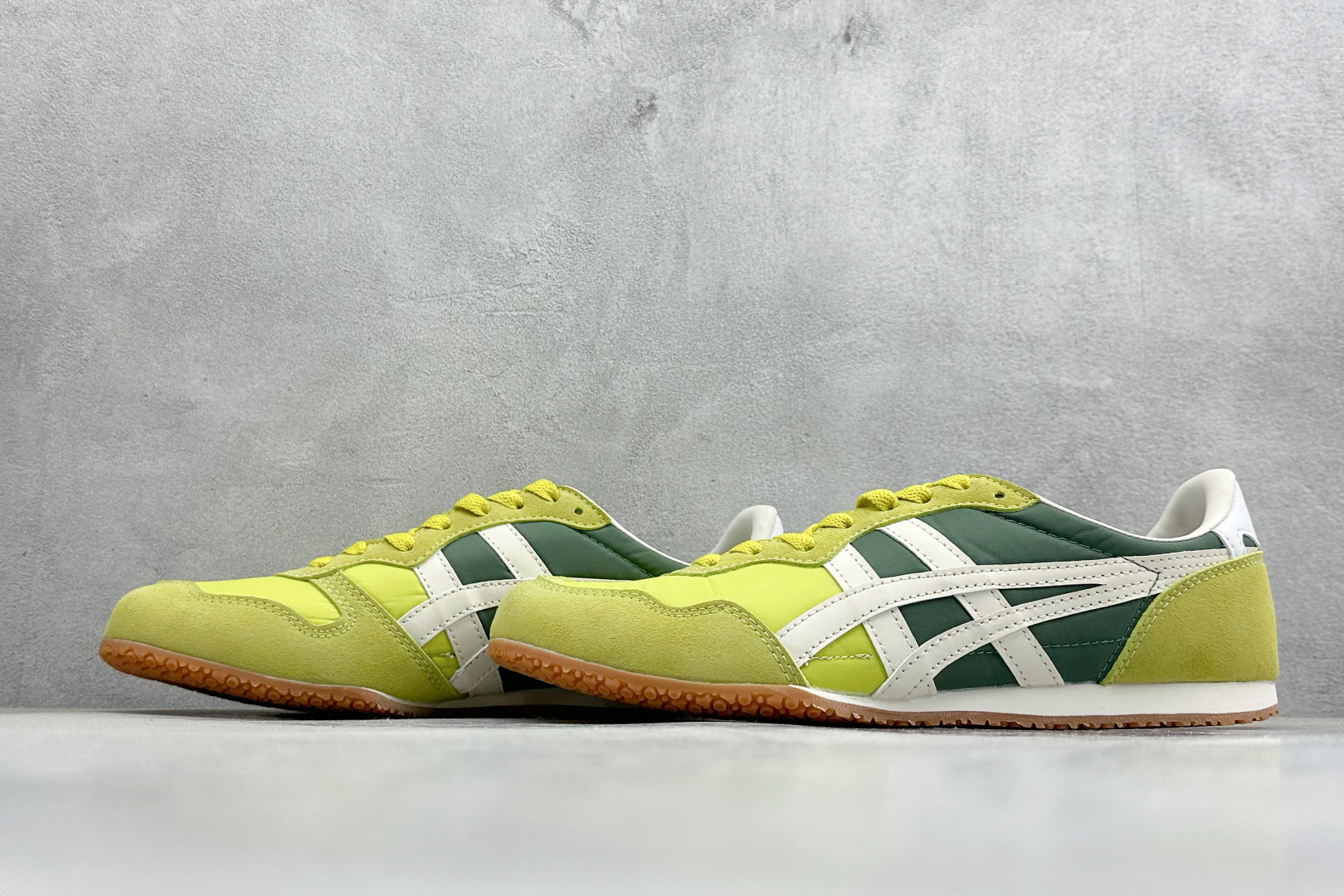 150 CH版Onitsuka Serrano 系列 亚瑟士鬼冢虎 复古经典板鞋 1183B400-305