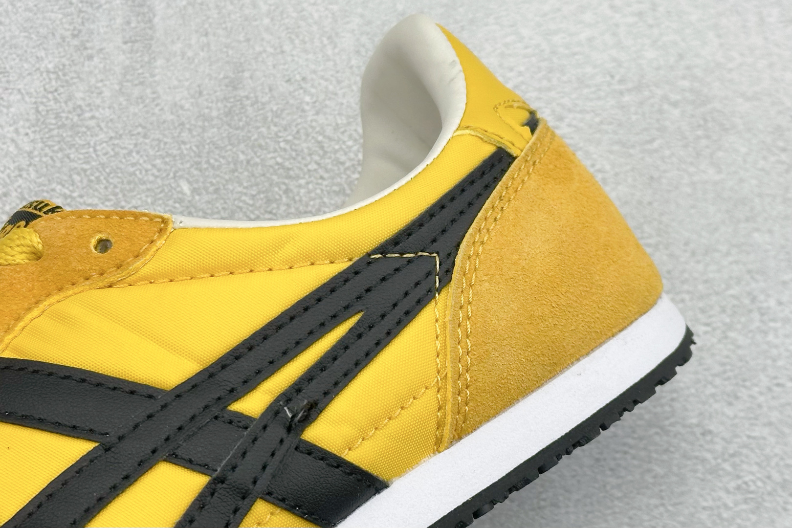 150 CH版Onitsuka Serrano 系列 亚瑟士鬼冢虎 复古经典板鞋 1183B400-755