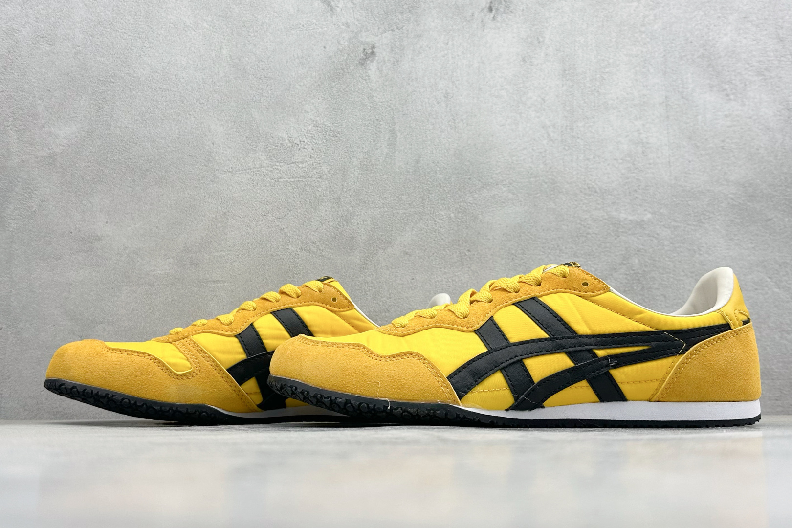150 CH版Onitsuka Serrano 系列 亚瑟士鬼冢虎 复古经典板鞋 1183B400-755