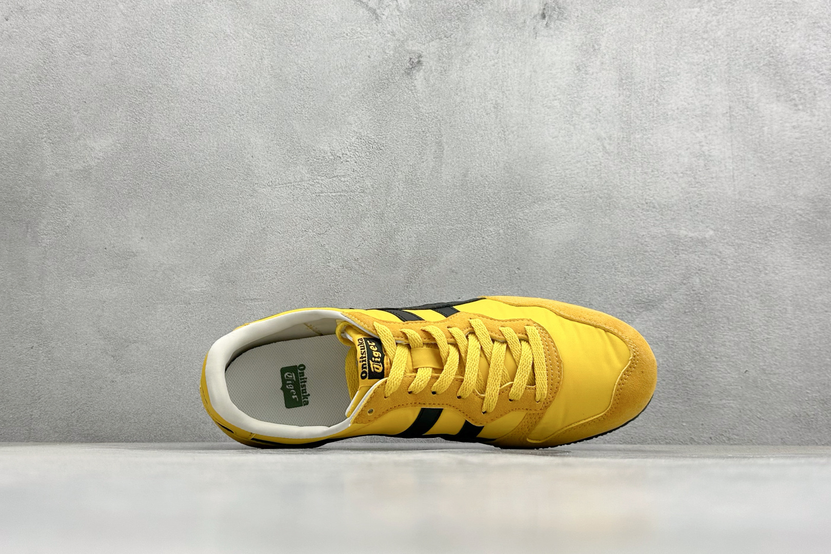 150 CH版Onitsuka Serrano 系列 亚瑟士鬼冢虎 复古经典板鞋 1183B400-755