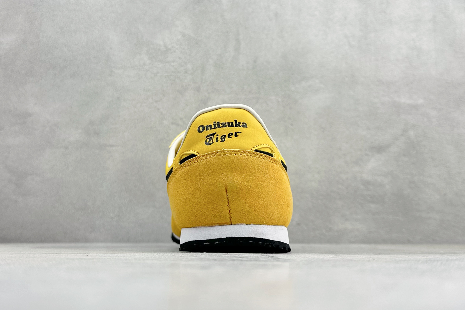 150 CH版Onitsuka Serrano 系列 亚瑟士鬼冢虎 复古经典板鞋 1183B400-755