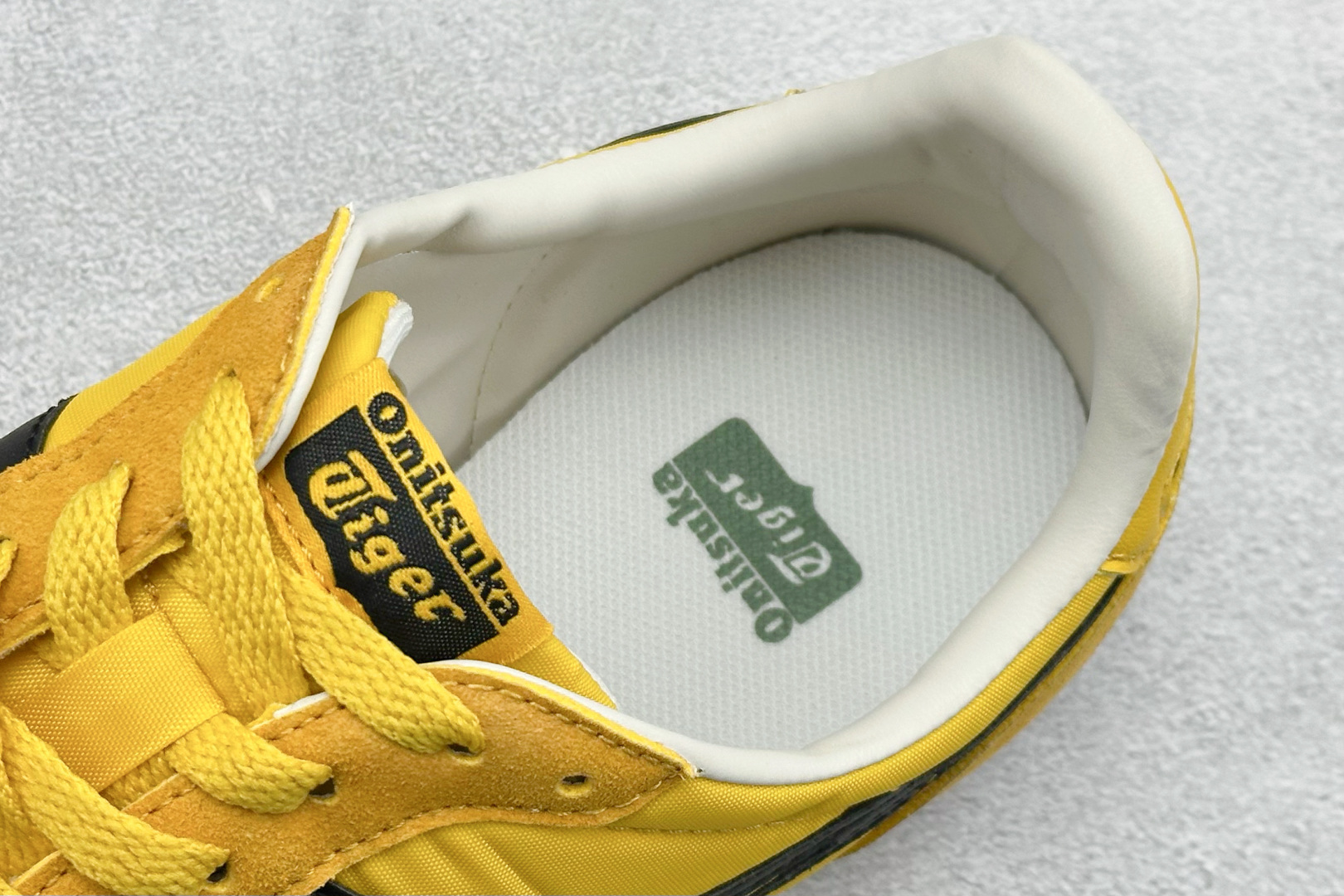 150 CH版Onitsuka Serrano 系列 亚瑟士鬼冢虎 复古经典板鞋 1183B400-755