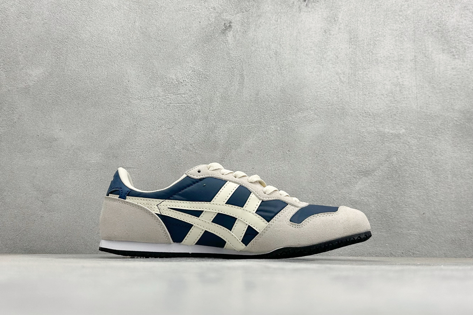 150 CH版Onitsuka Serrano 系列 亚瑟士鬼冢虎 复古经典板鞋 1183B400-406