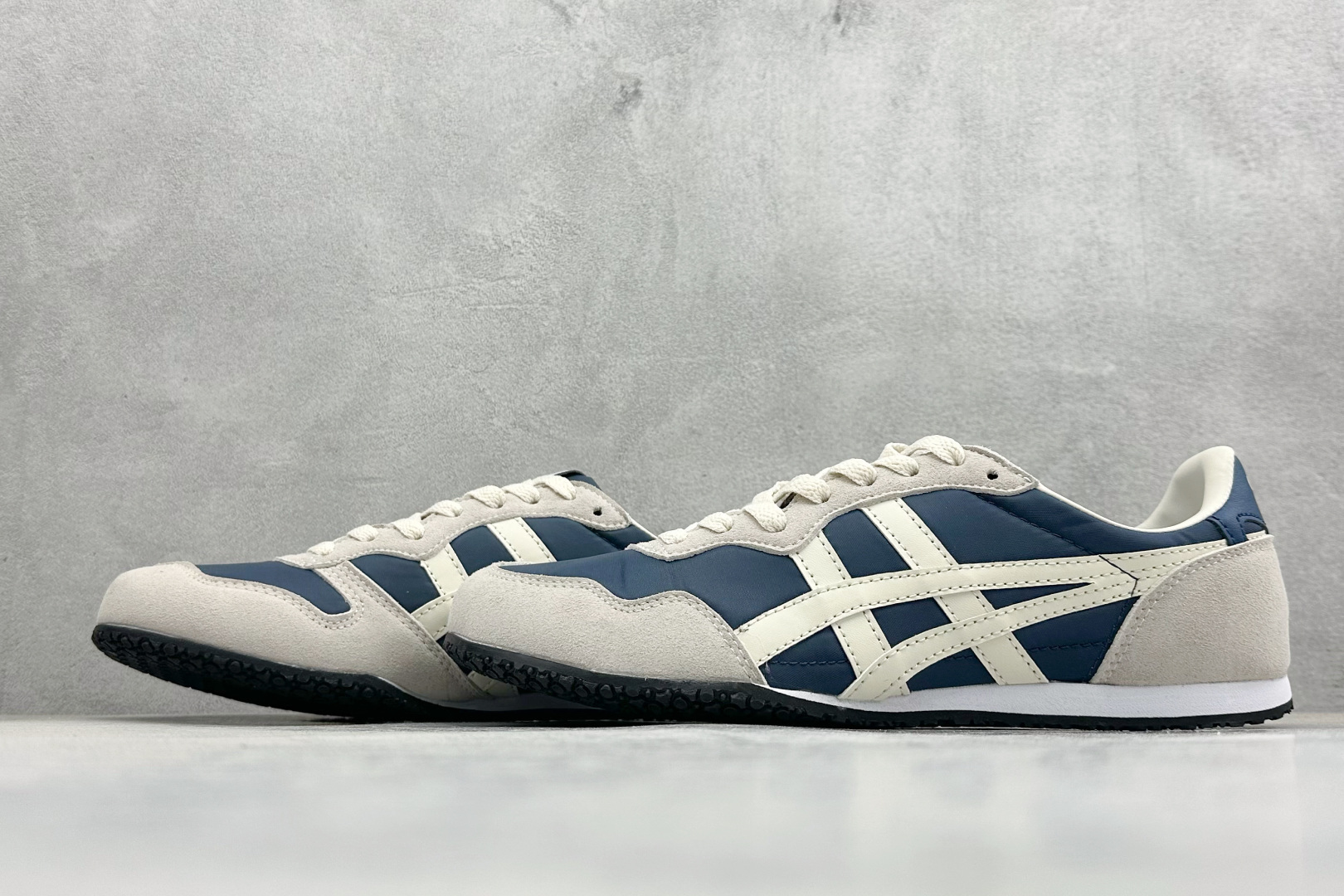 150 CH版Onitsuka Serrano 系列 亚瑟士鬼冢虎 复古经典板鞋 1183B400-406