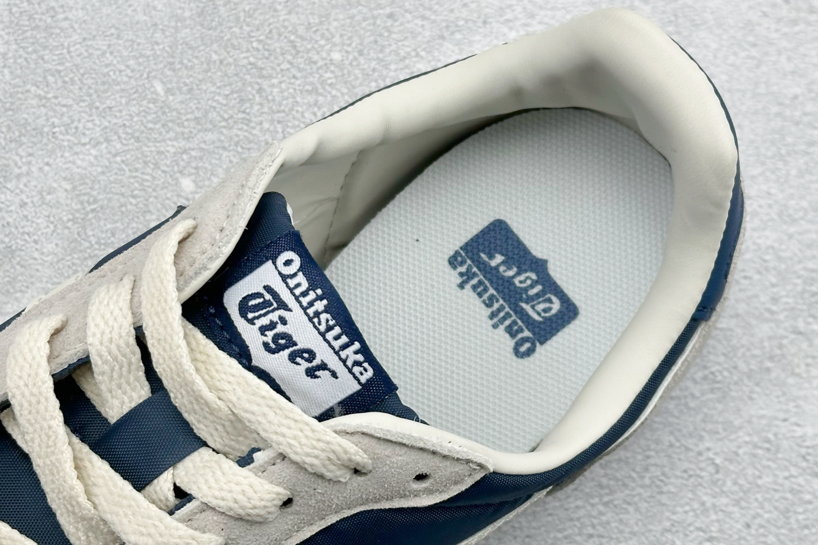 150 CH版Onitsuka Serrano 系列 亚瑟士鬼冢虎 复古经典板鞋 1183B400-406