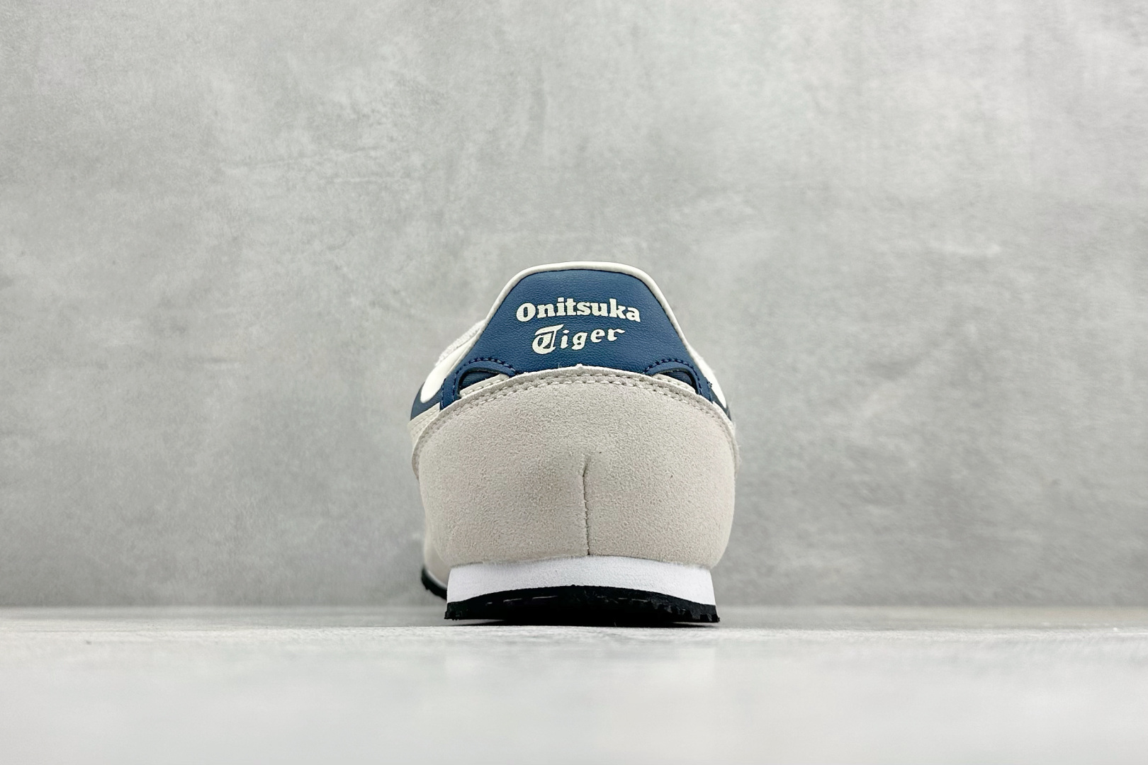 150 CH版Onitsuka Serrano 系列 亚瑟士鬼冢虎 复古经典板鞋 1183B400-406