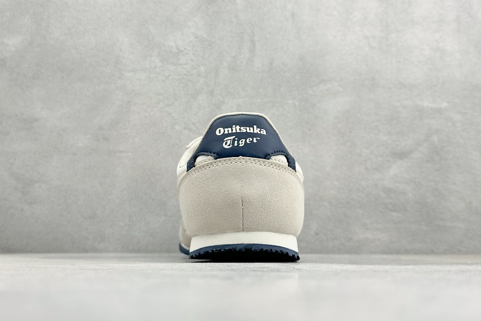 150 CH版Onitsuka Serrano 系列 亚瑟士鬼冢虎 复古经典板鞋 1183B400-252