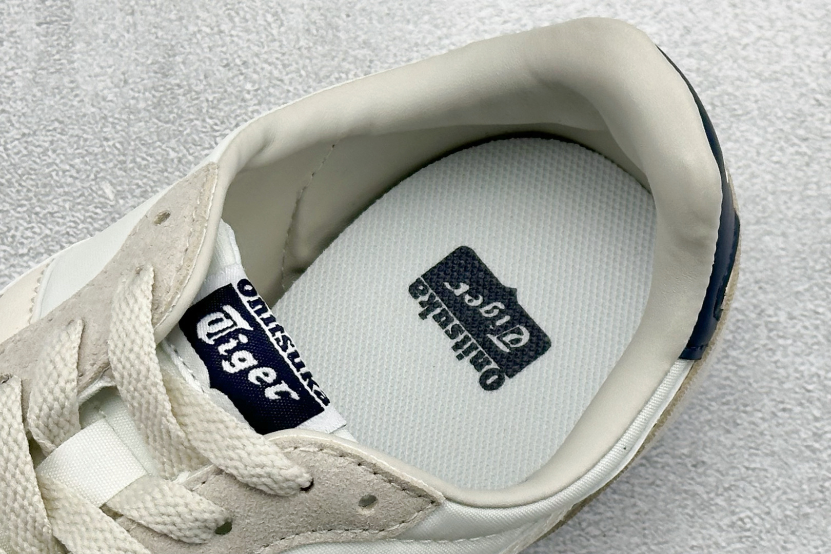 150 CH版Onitsuka Serrano 系列 亚瑟士鬼冢虎 复古经典板鞋 1183B400-252