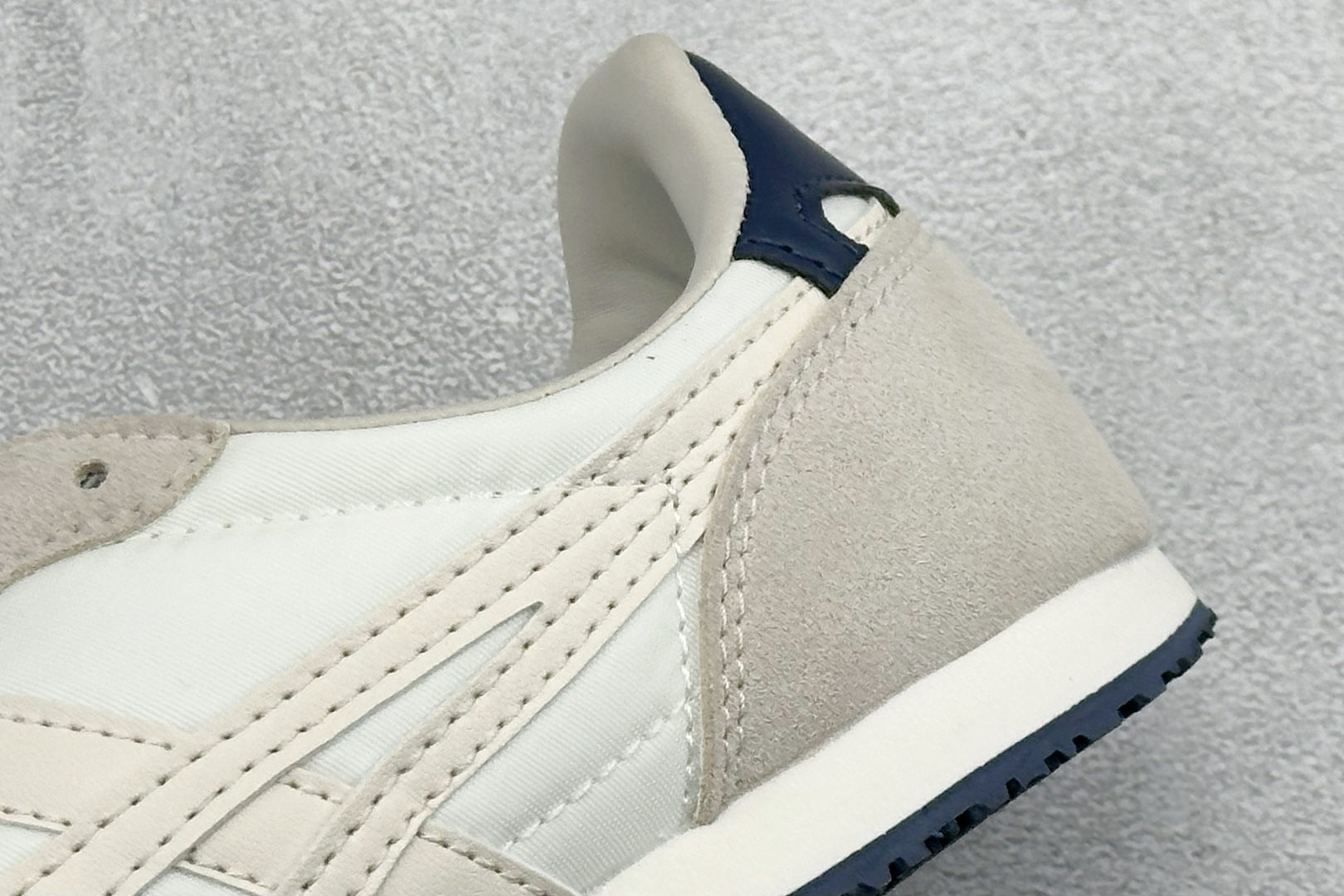 150 CH版Onitsuka Serrano 系列 亚瑟士鬼冢虎 复古经典板鞋 1183B400-252