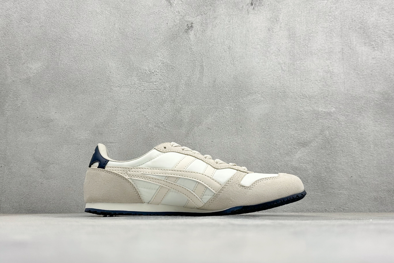 150 CH版Onitsuka Serrano 系列 亚瑟士鬼冢虎 复古经典板鞋 1183B400-252