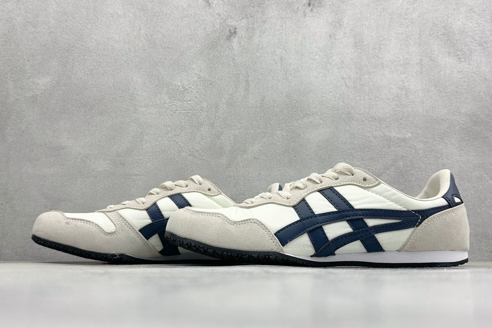 150 CH版Onitsuka Serrano 系列 亚瑟士鬼冢虎 复古经典板鞋 1183B400-200