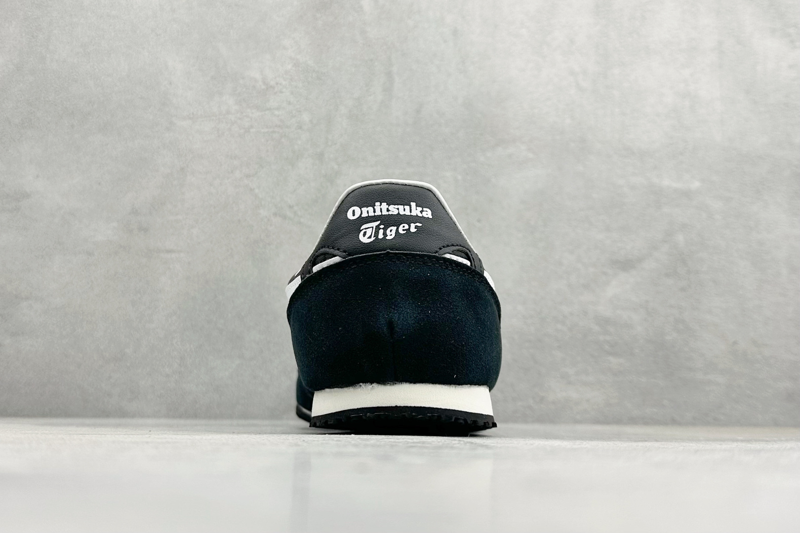 150 CH版Onitsuka Serrano 系列 亚瑟士鬼冢虎 复古经典板鞋1183B400-001