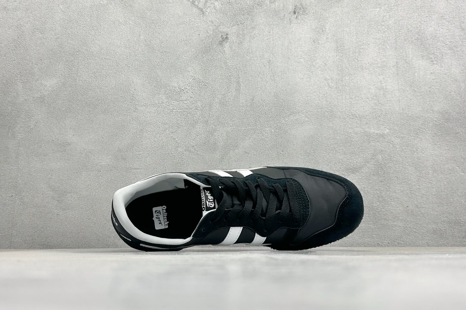 150 CH版Onitsuka Serrano 系列 亚瑟士鬼冢虎 复古经典板鞋1183B400-001