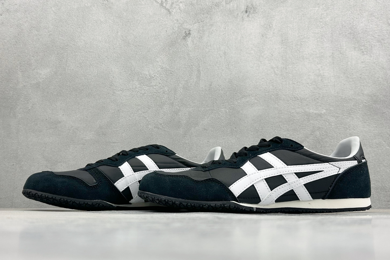 150 CH版Onitsuka Serrano 系列 亚瑟士鬼冢虎 复古经典板鞋1183B400-001