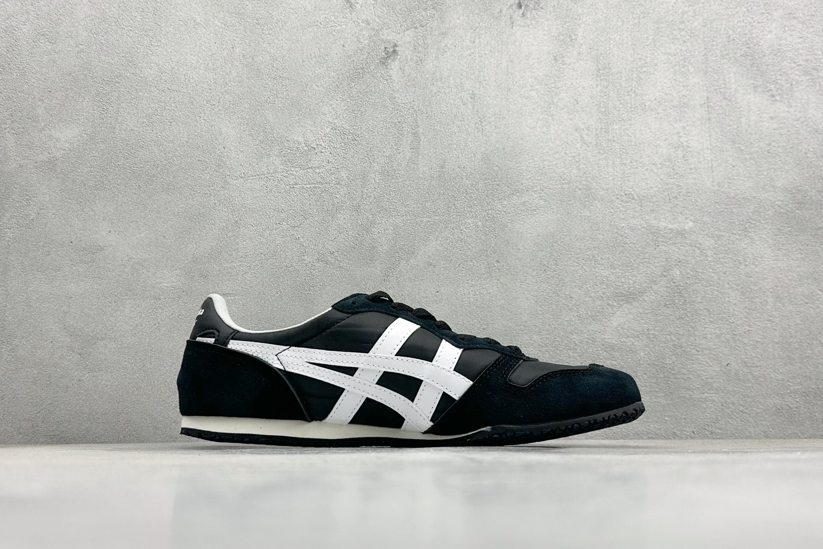 150 CH版Onitsuka Serrano 系列 亚瑟士鬼冢虎 复古经典板鞋1183B400-001