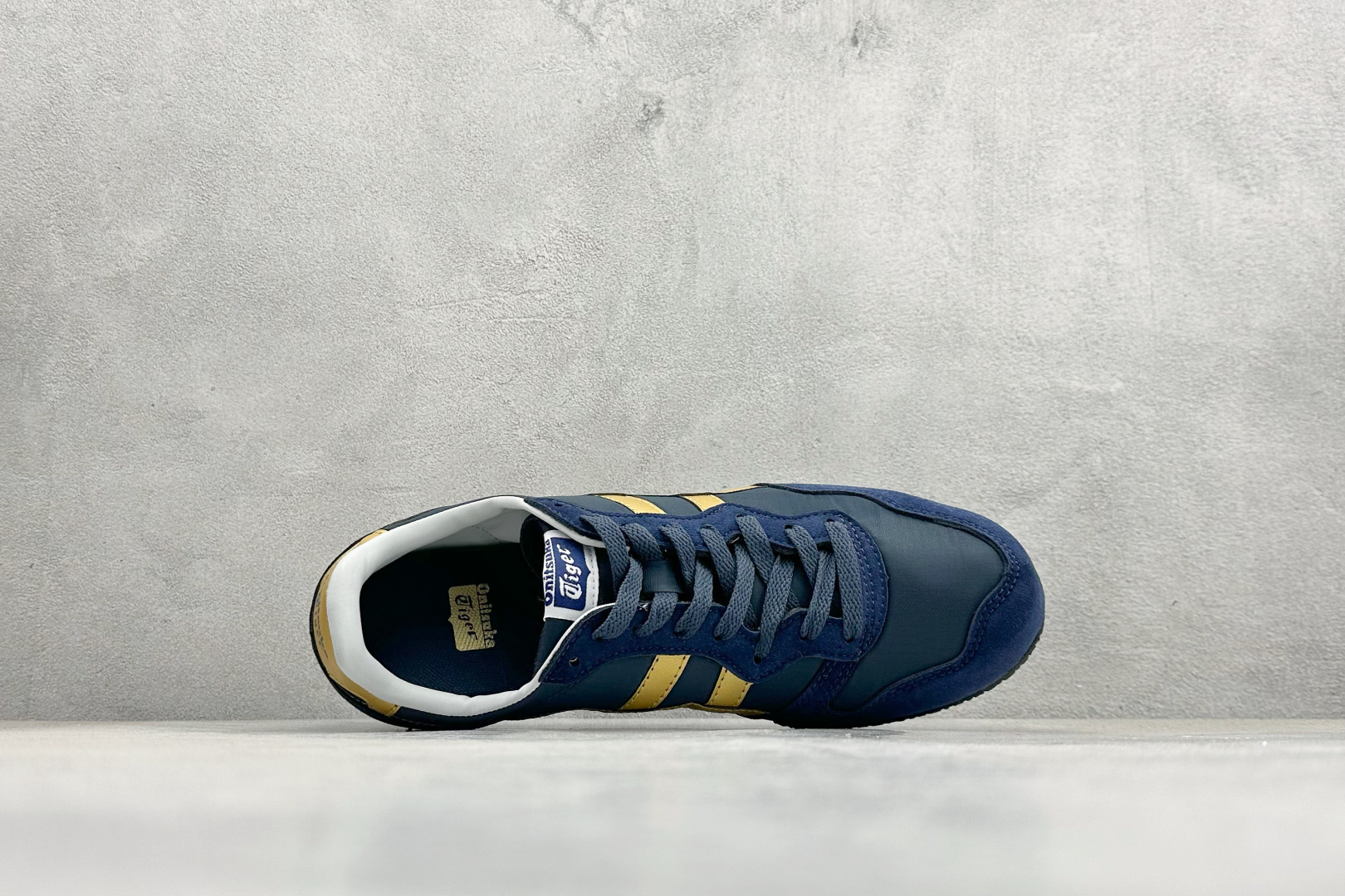 150 CH版Onitsuka Serrano 系列 亚瑟士鬼冢虎 复古经典板鞋 1183B400-400