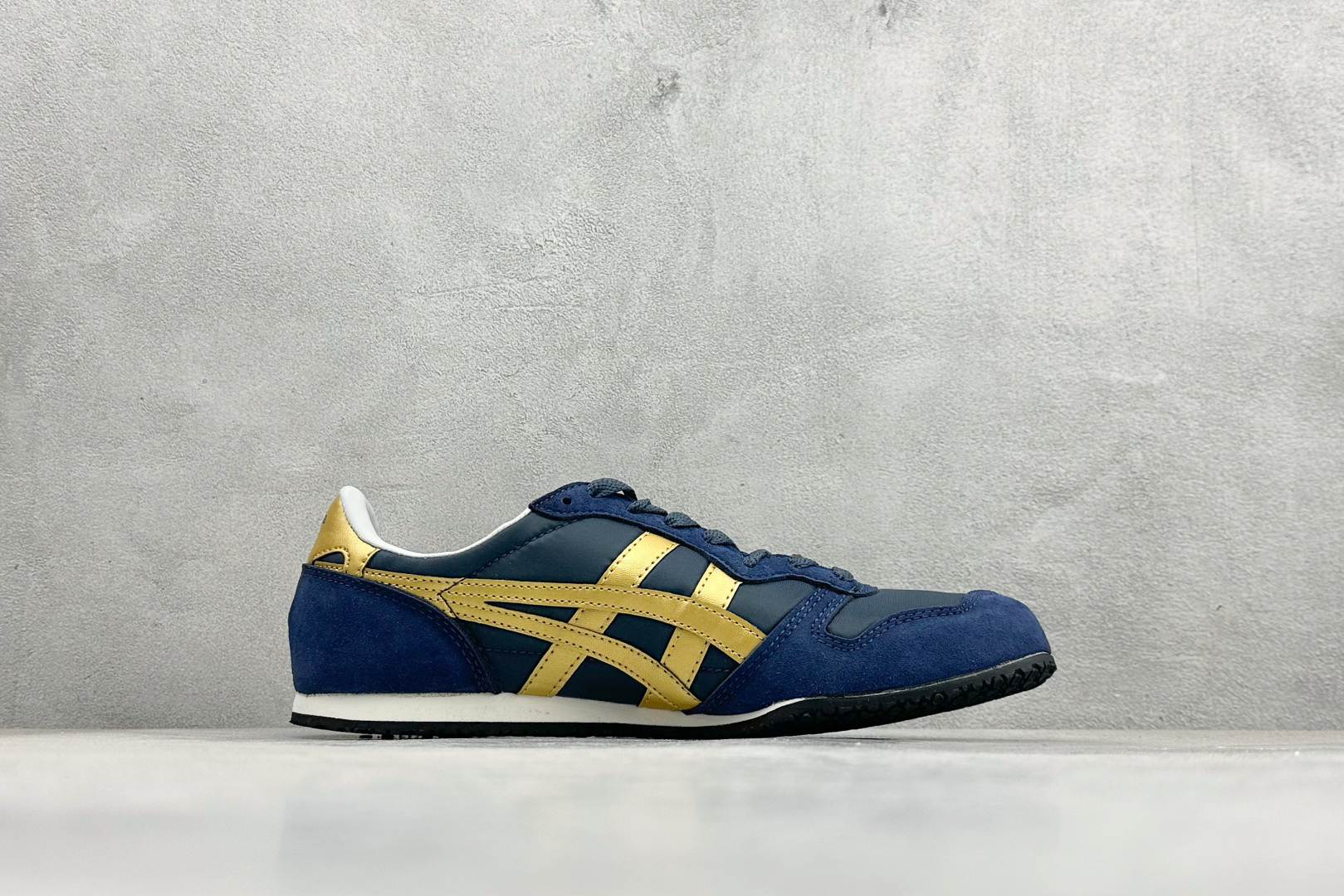 150 CH版Onitsuka Serrano 系列 亚瑟士鬼冢虎 复古经典板鞋 1183B400-400