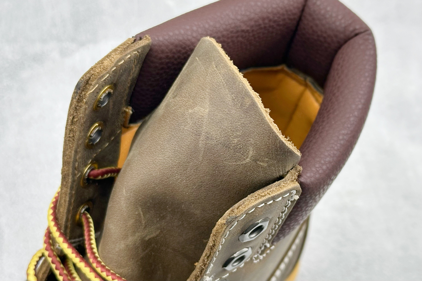 300 Timberland 添柏岚 PREMIUM系列舒适百搭时尚马丁靴 棕色 TB010061-713