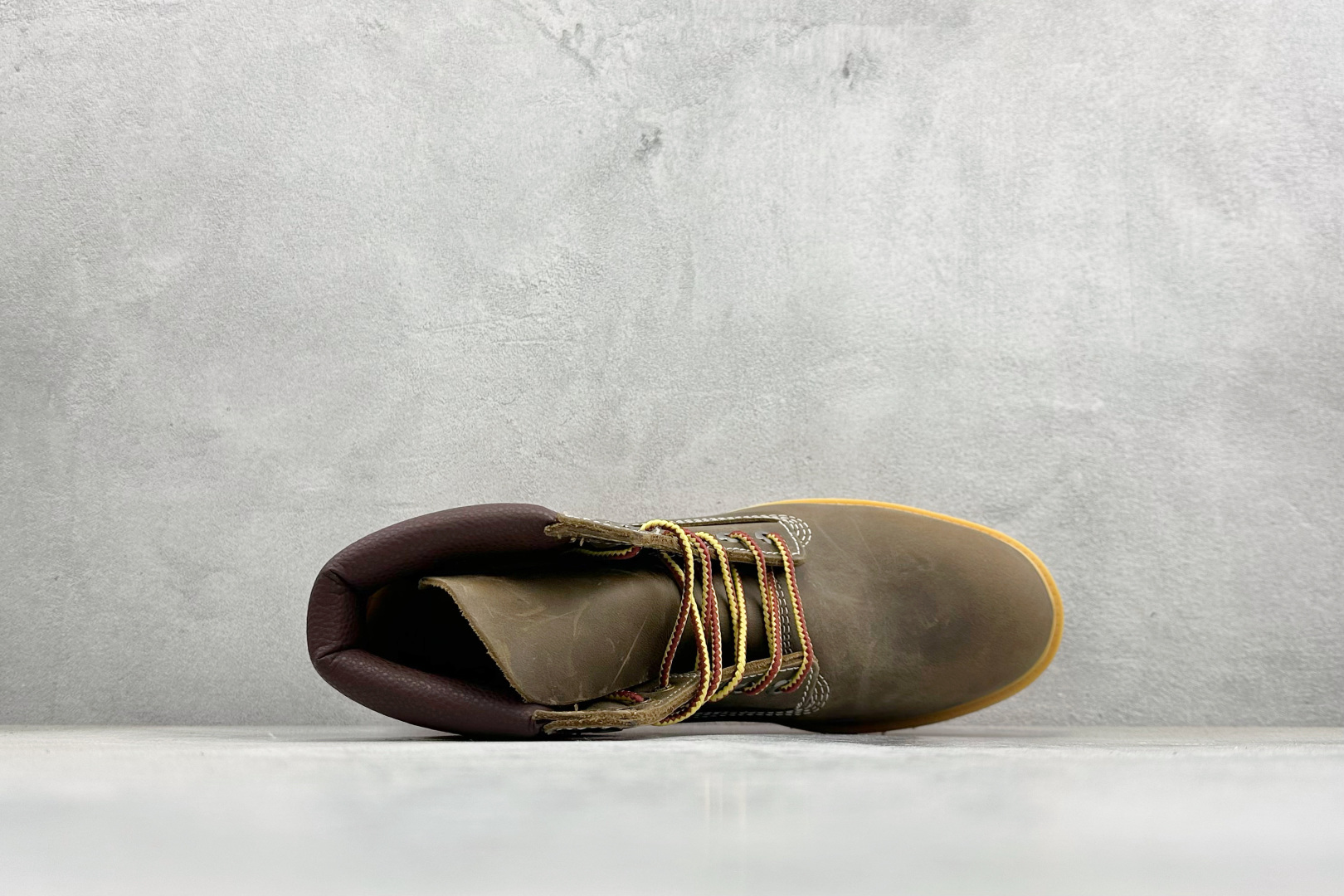 300 Timberland 添柏岚 PREMIUM系列舒适百搭时尚马丁靴 棕色 TB010061-713