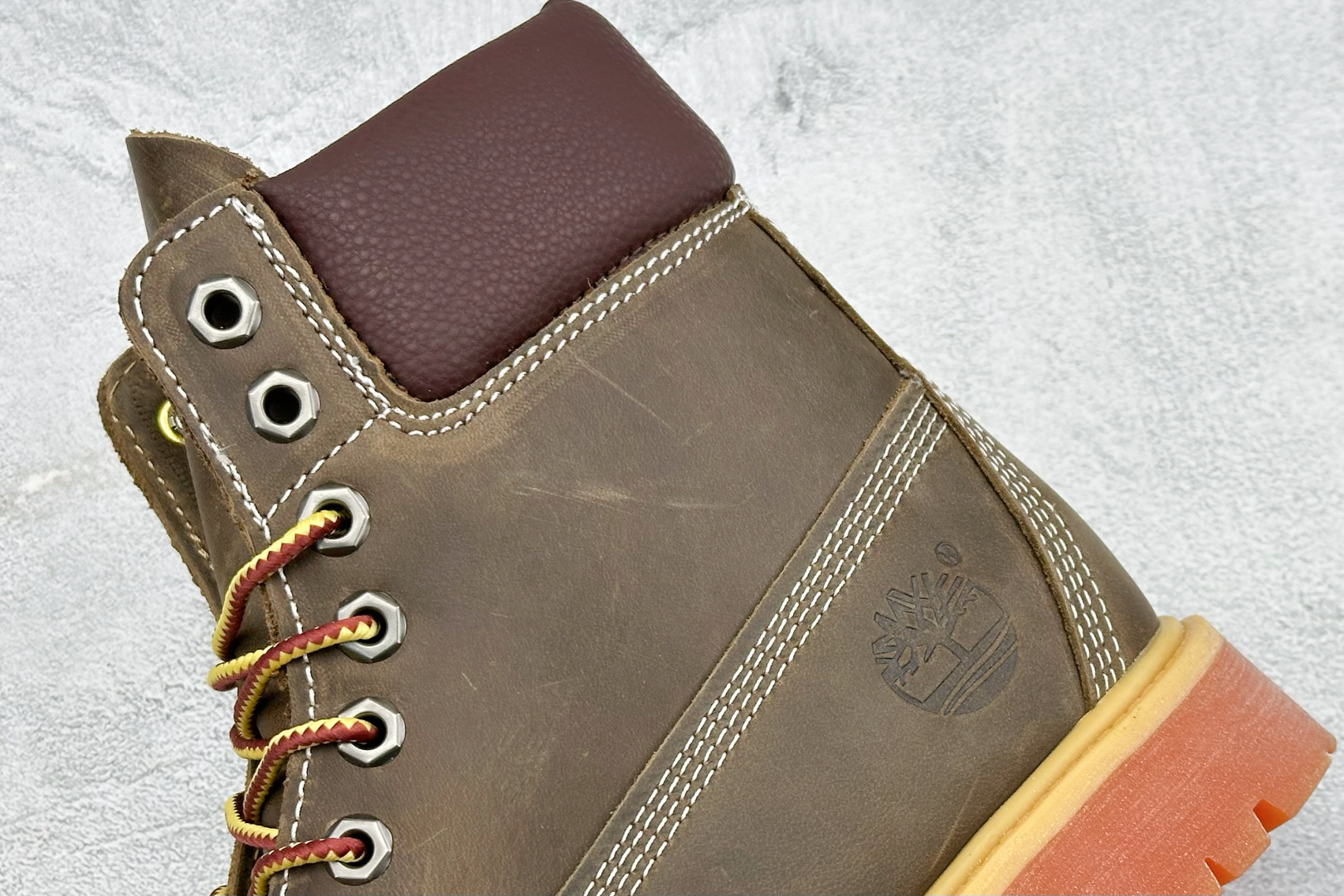 300 Timberland 添柏岚 PREMIUM系列舒适百搭时尚马丁靴 棕色 TB010061-713