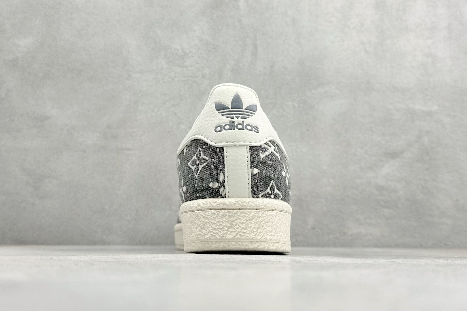 160 AD Originals Superstar LV联名贝壳头板鞋 JY8911