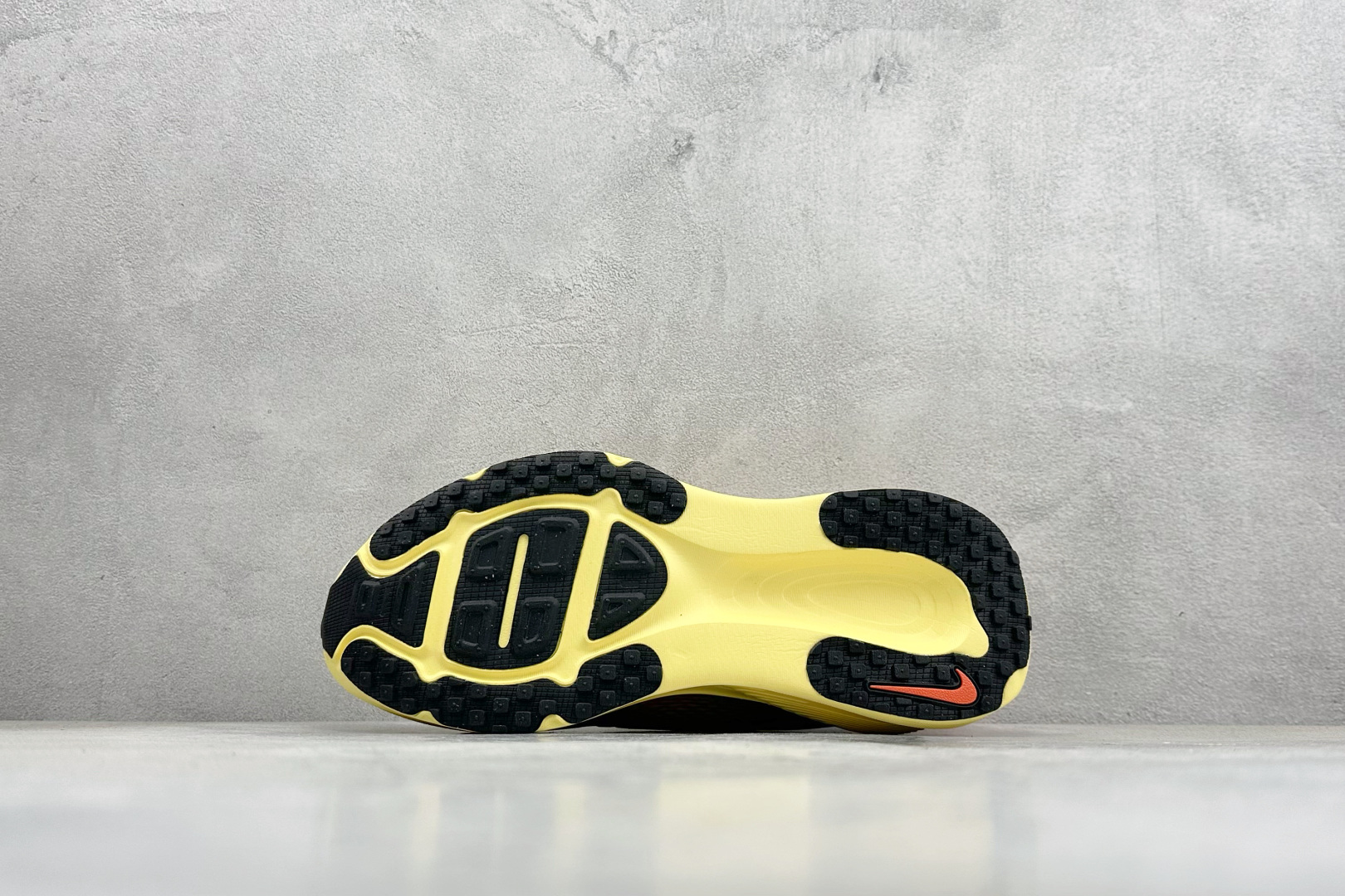 180 RS版 NK Zoom VOMERO 18 网面透气轻量跑鞋 IH3576-999