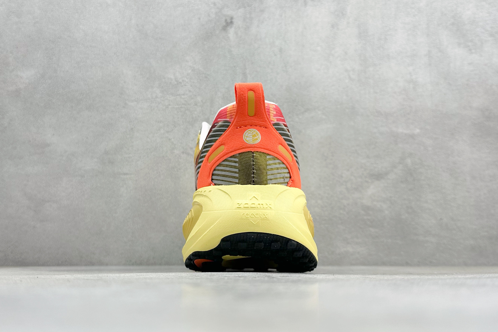 180 RS版 NK Zoom VOMERO 18 网面透气轻量跑鞋 IH3576-999