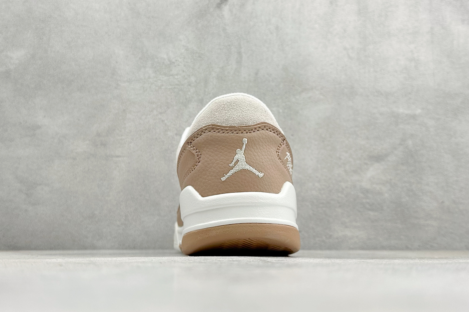 180 Jordan FLIGHT COURT SP 低帮板鞋 IB4414-120