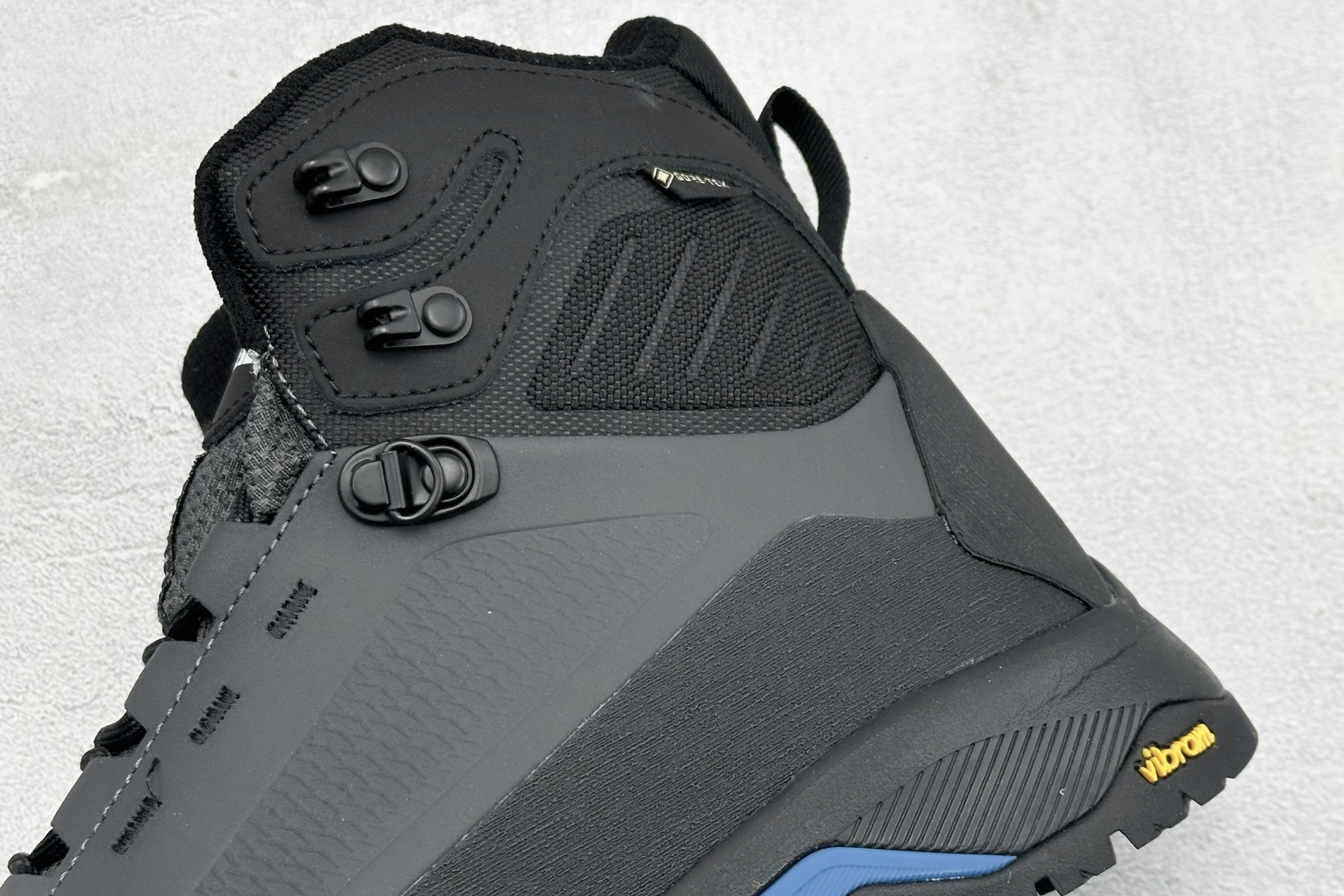 320 The North M Verto Alpine Mid Gore-Tex 北面舒适耐磨透气高帮生活鞋 NF0A83NBMN8-601