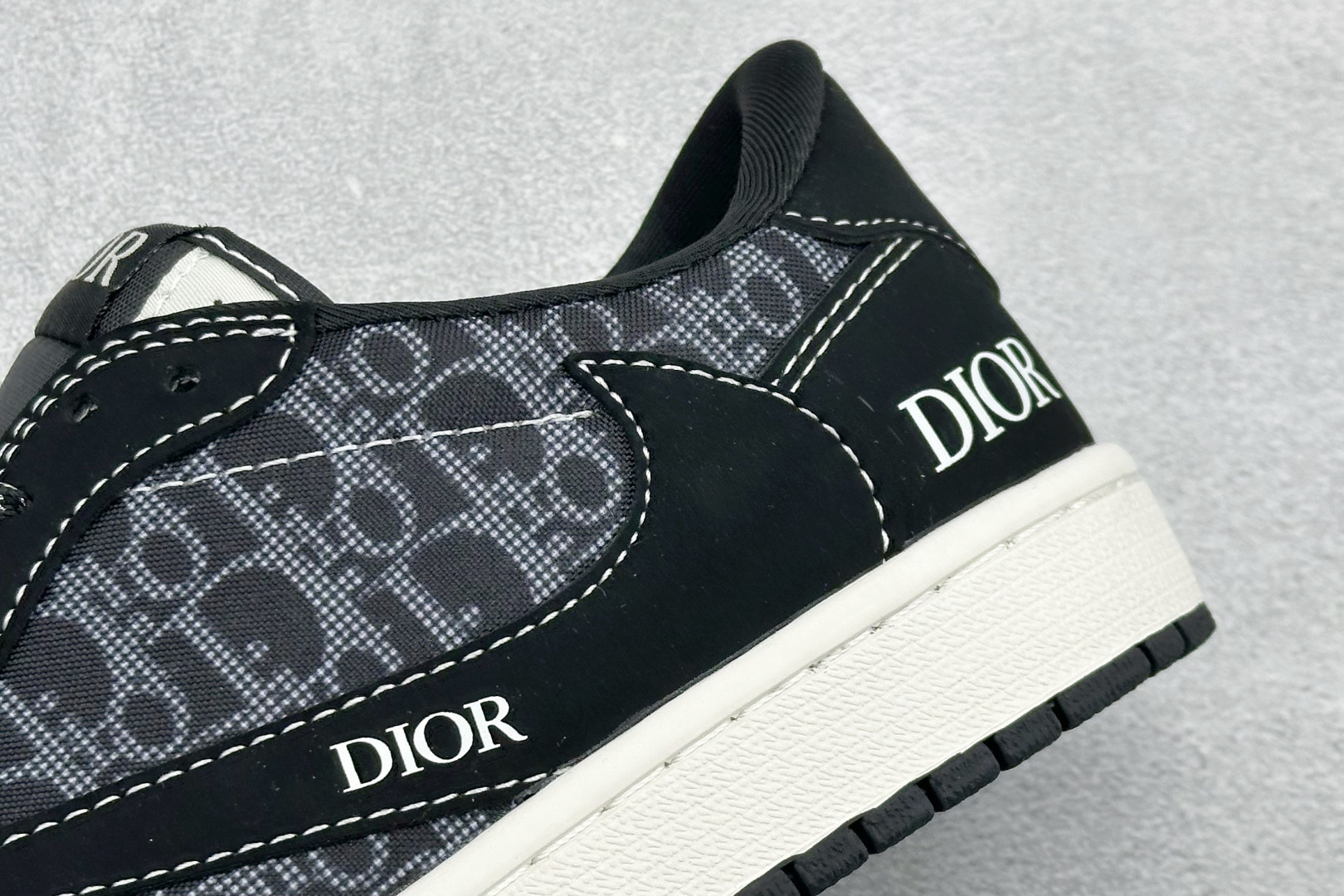 260 Air Jordan 1 Low AJ1 乔1 Dior联名 倒钩高端定制 低帮复古篮球鞋JW1188-167