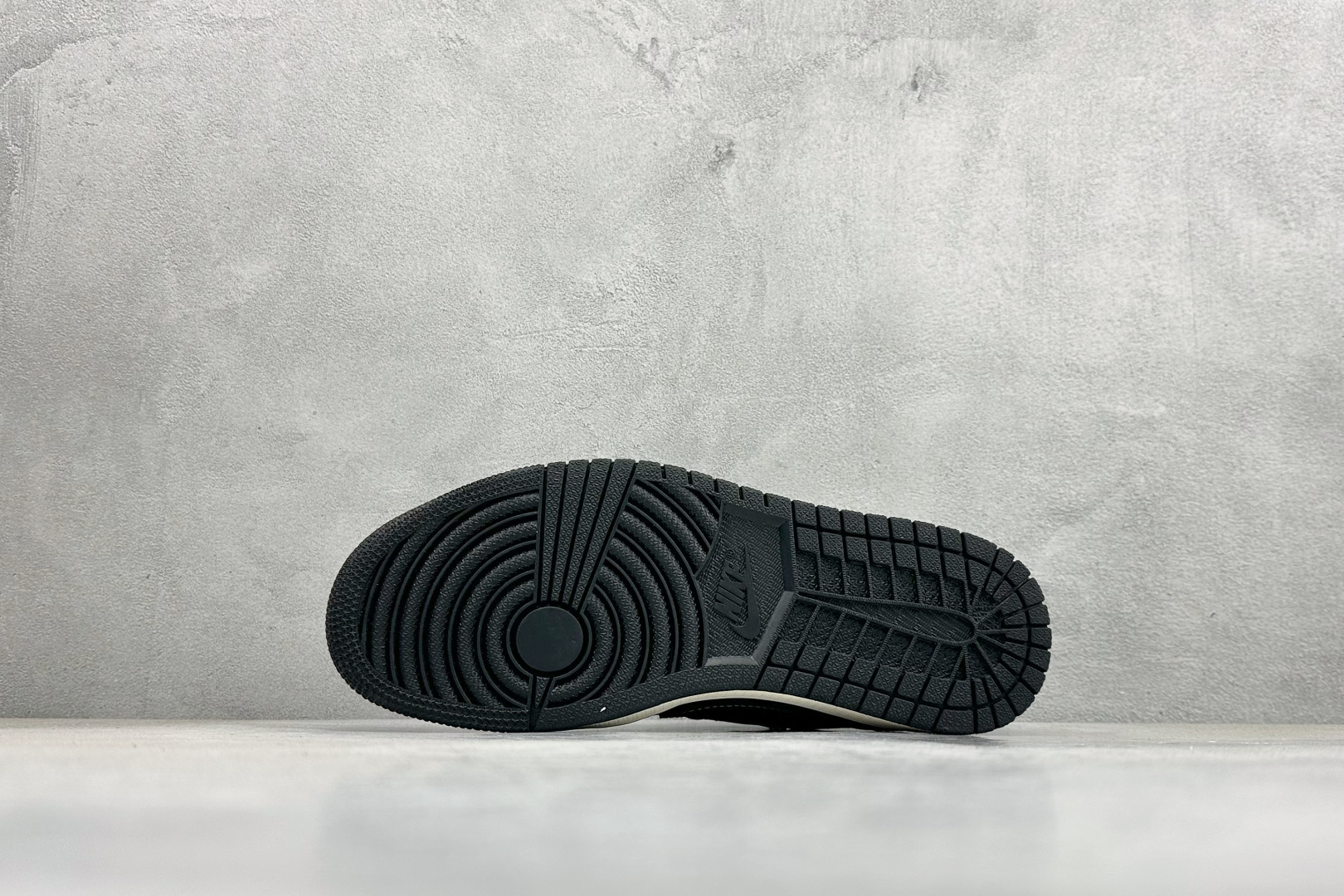 280 Travis Scott x Jordan 1 Low “斯图西联名——台球黑蓝鬼脸” 高端定制 乔丹倒勾低帮休闲板鞋 DD7866-103