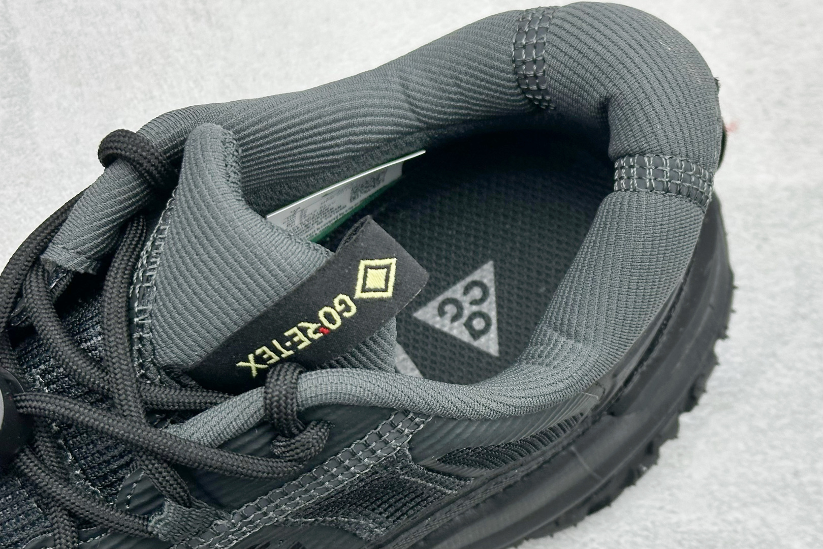 200 NK ACG MOUNTAIN FLY 2 LOW 户外登山系列低帮休闲动运徒步鞋 HF6245-001