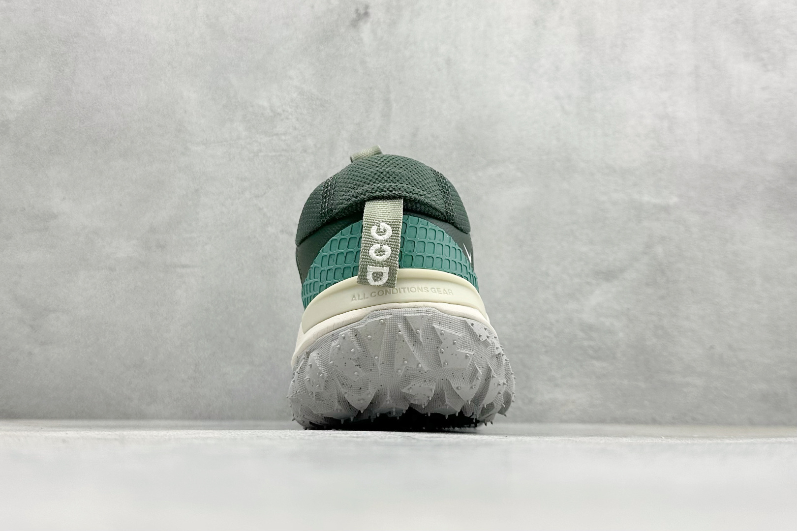 200 NK ACG MOUNTAIN FLY 2 LOW 户外登山系列低帮休闲动运徒步鞋 DV7903-300