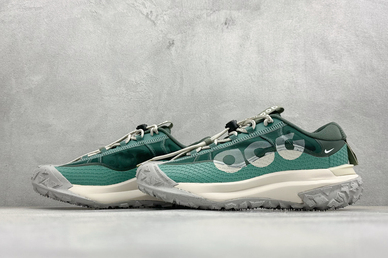 200 NK ACG MOUNTAIN FLY 2 LOW 户外登山系列低帮休闲动运徒步鞋 DV7903-300