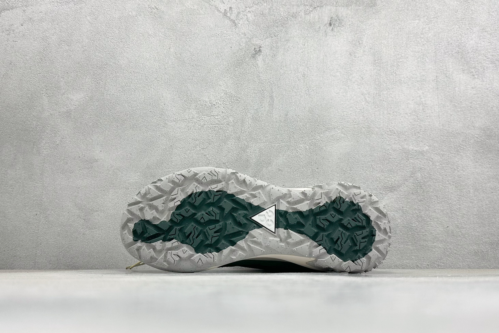 200 NK ACG MOUNTAIN FLY 2 LOW 户外登山系列低帮休闲动运徒步鞋 DV7903-300