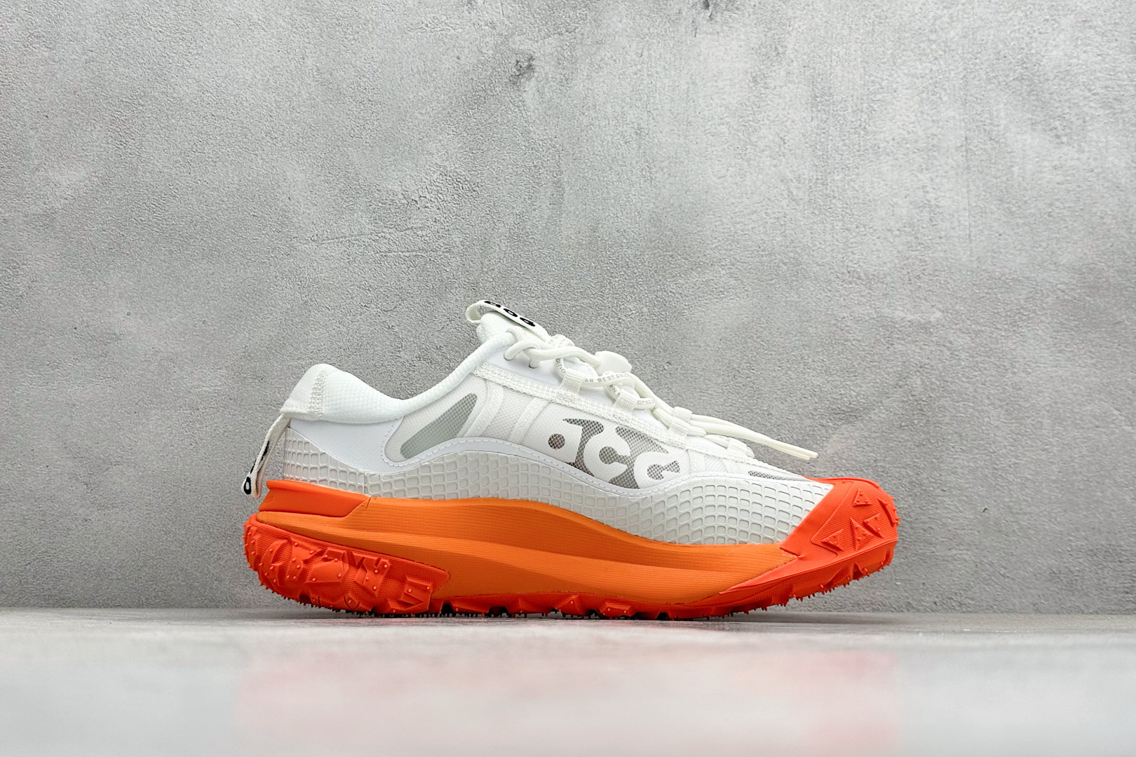 200 NK ACG MOUNTAIN FLY 2 LOW 户外登山系列低帮休闲动运徒步鞋 DV7903-100