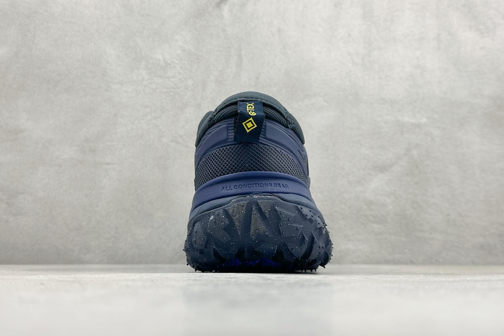 200 NK ACG MOUNTAIN FLY 2 LOW 户外登山系列低帮休闲动运徒步鞋 HF6245-400