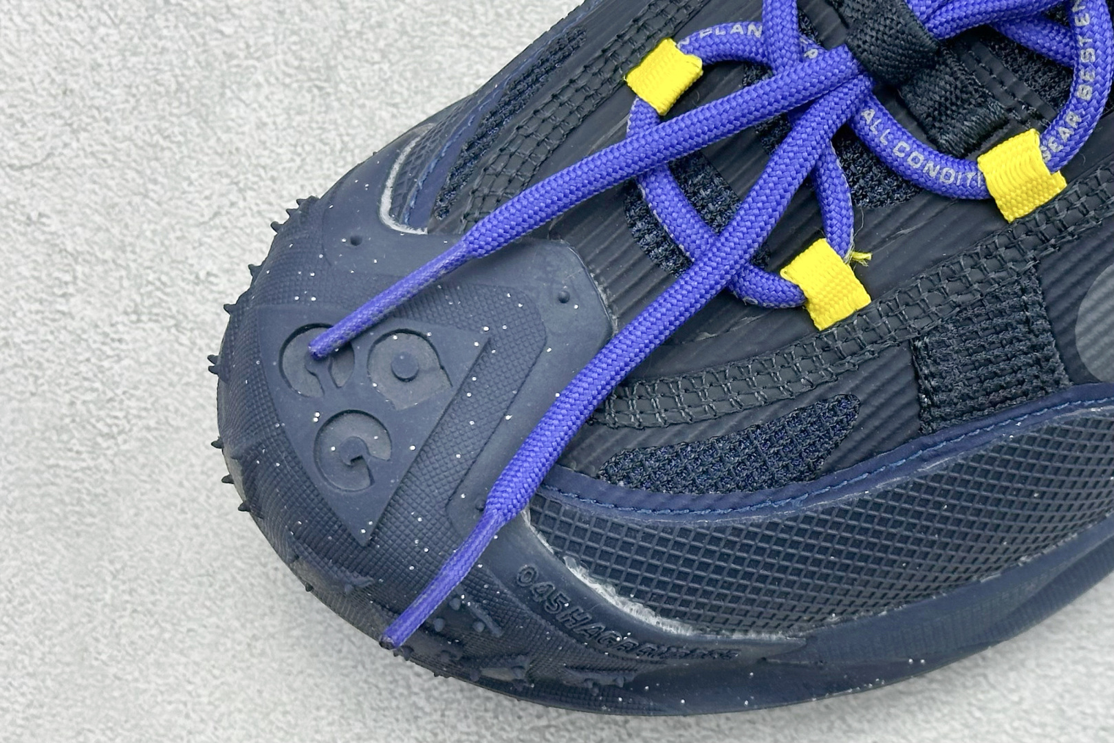 200 NK ACG MOUNTAIN FLY 2 LOW 户外登山系列低帮休闲动运徒步鞋 HF6245-400