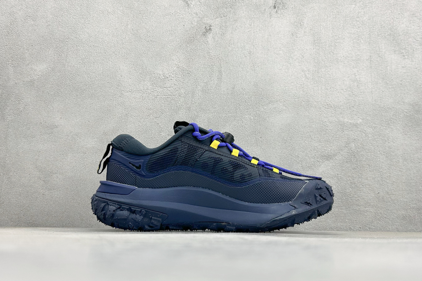 200 NK ACG MOUNTAIN FLY 2 LOW 户外登山系列低帮休闲动运徒步鞋 HF6245-400