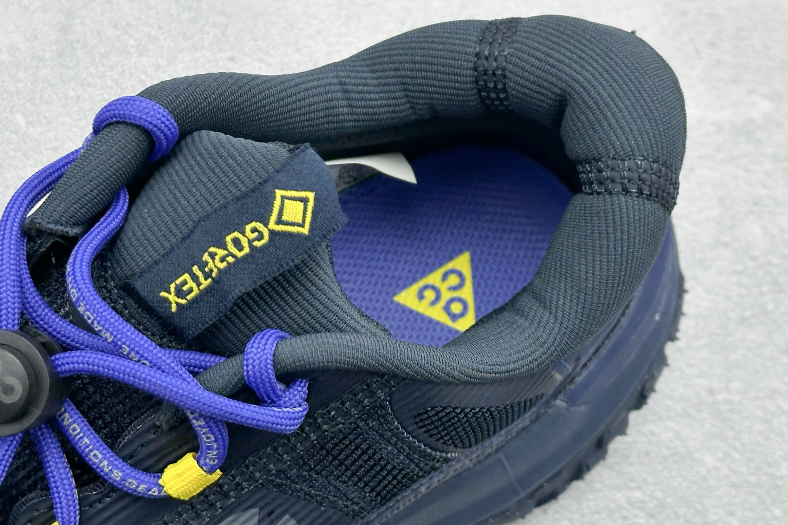 200 NK ACG MOUNTAIN FLY 2 LOW 户外登山系列低帮休闲动运徒步鞋 HF6245-400