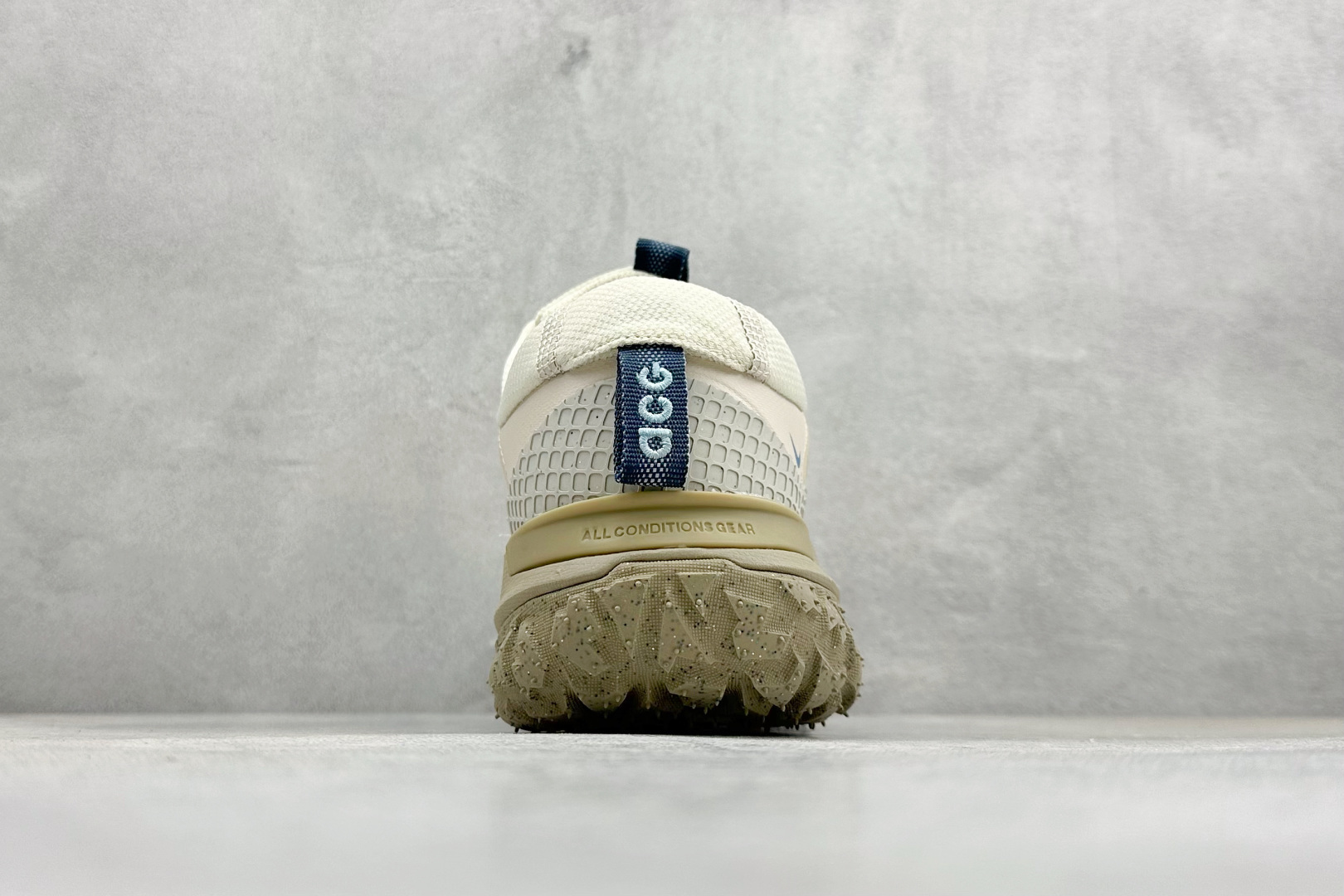 200 NK ACG MOUNTAIN FLY 2 LOW 户外登山系列低帮休闲动运徒步鞋 DV7903-101