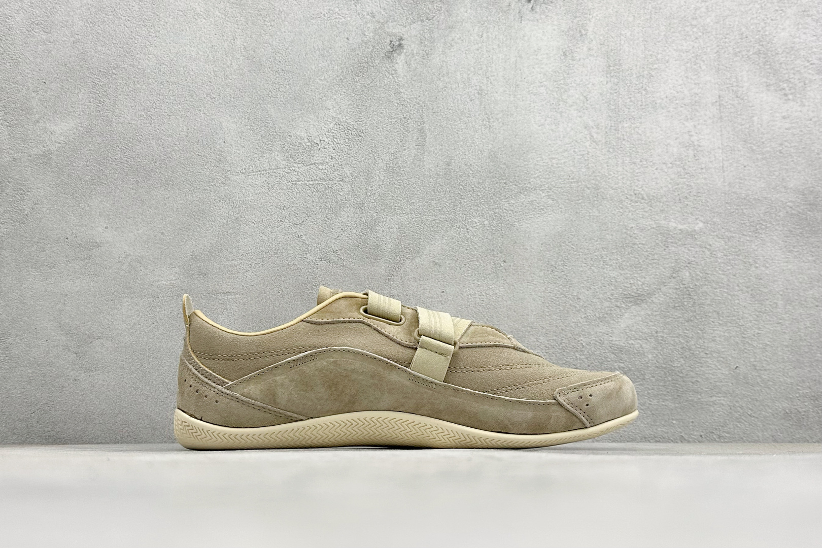 180 XL版AD Urban Reverie 魔术贴城市芭蕾风薄底休闲鞋 JS2444