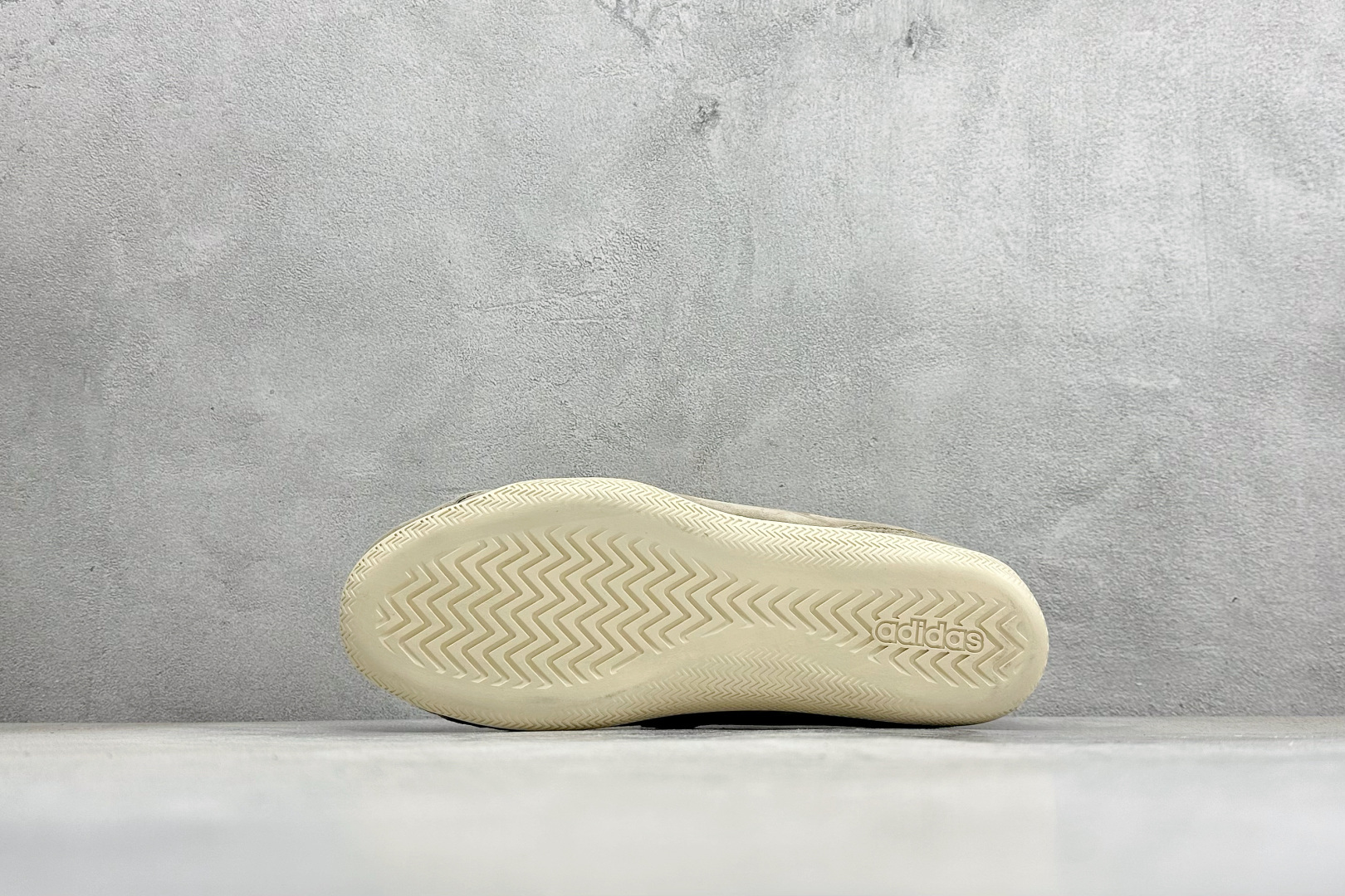 180 XL版AD Urban Reverie 魔术贴城市芭蕾风薄底休闲鞋 JS2444